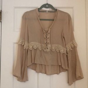 Bell sleeve high low top